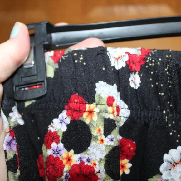 Women's Fleece Lined Jogger Pant - Skull Floral Print - NWT - Picture 8 of 10